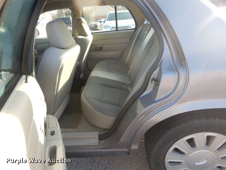 image for item HV9582 2006 Ford Crown Victoria Police Interceptor