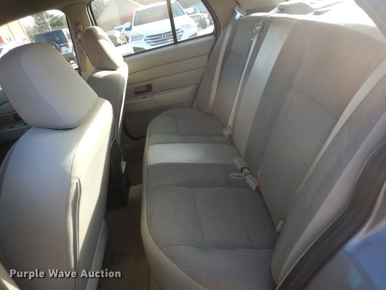 image for item HV9582 2006 Ford Crown Victoria Police Interceptor