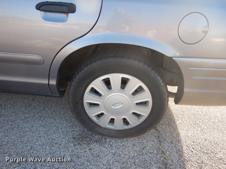 image for item HV9582 2006 Ford Crown Victoria Police Interceptor