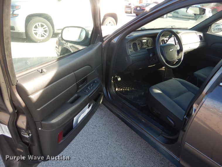 image for item HV9583 2008 Ford Crown Victoria Police Interceptor