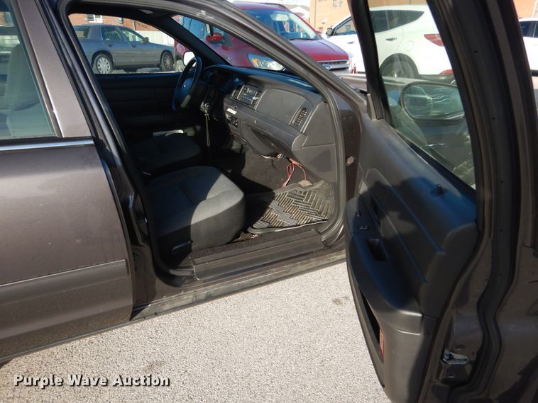 image for item HV9583 2008 Ford Crown Victoria Police Interceptor