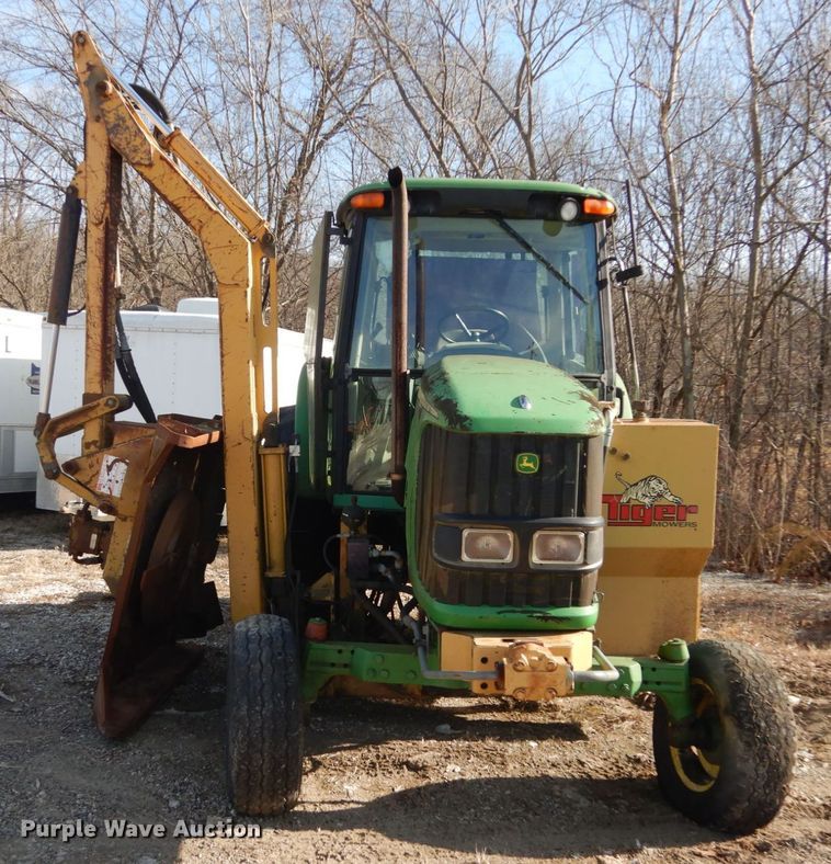 image for item HV9585 2004 John Deere 6615  tractor