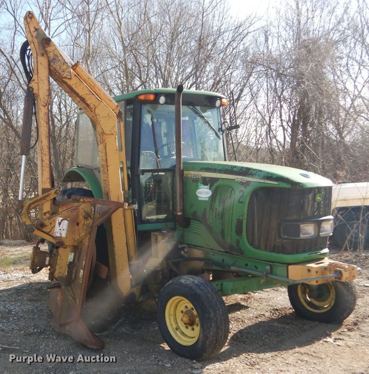 image for item HV9585 2004 John Deere 6615  tractor