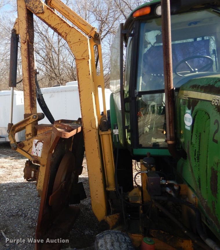image for item HV9585 2004 John Deere 6615  tractor