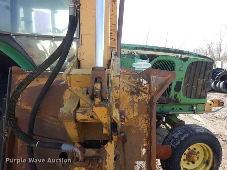 image for item HV9585 2004 John Deere 6615  tractor