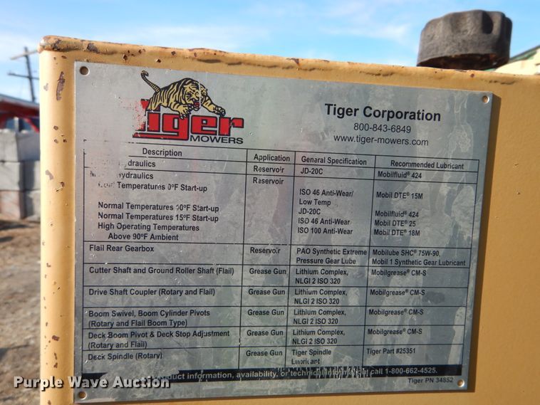 image for item HV9585 2004 John Deere 6615  tractor