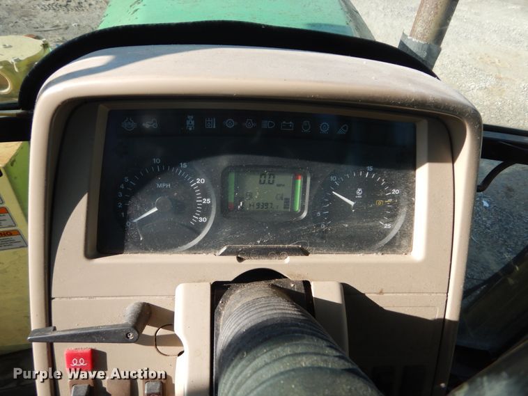 image for item HV9585 2004 John Deere 6615  tractor