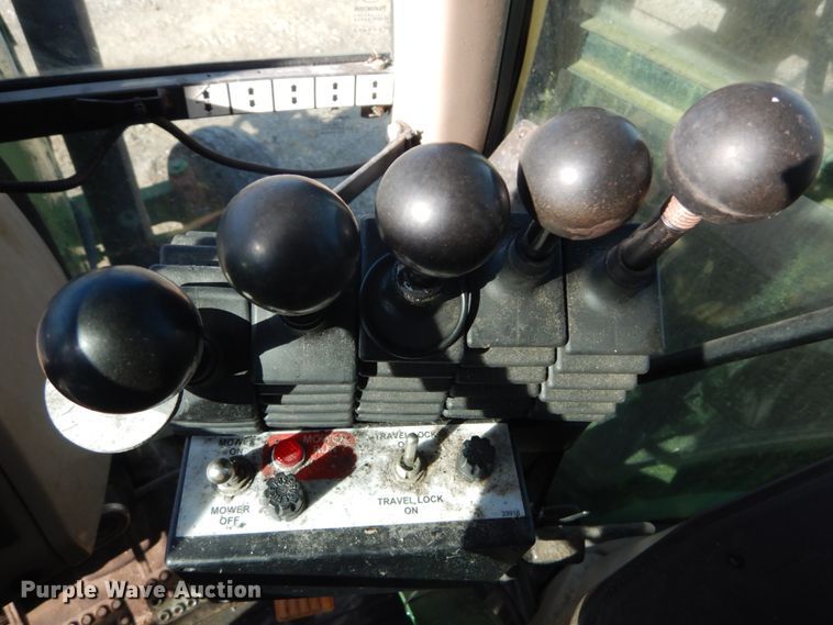 image for item HV9585 2004 John Deere 6615  tractor