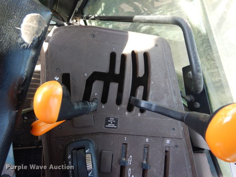 image for item HV9585 2004 John Deere 6615  tractor