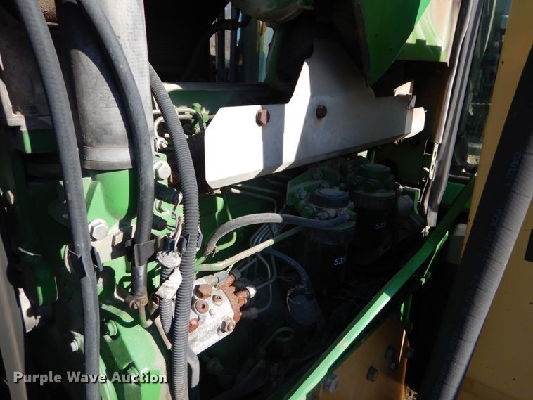 image for item HV9585 2004 John Deere 6615  tractor
