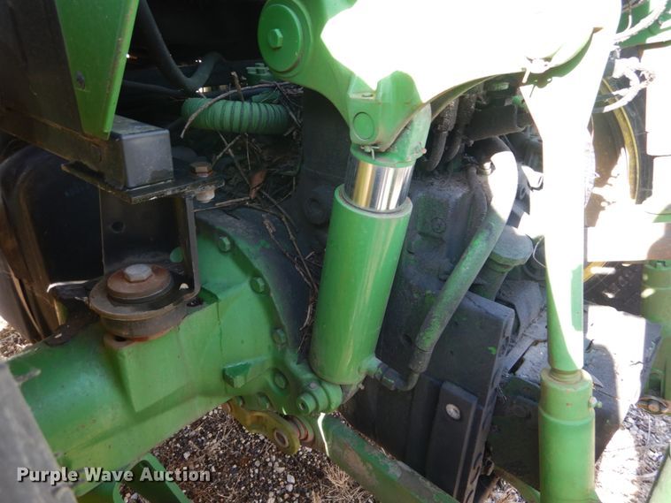 image for item HV9585 2004 John Deere 6615  tractor