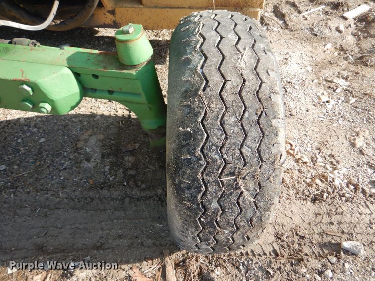 image for item HV9585 2004 John Deere 6615  tractor