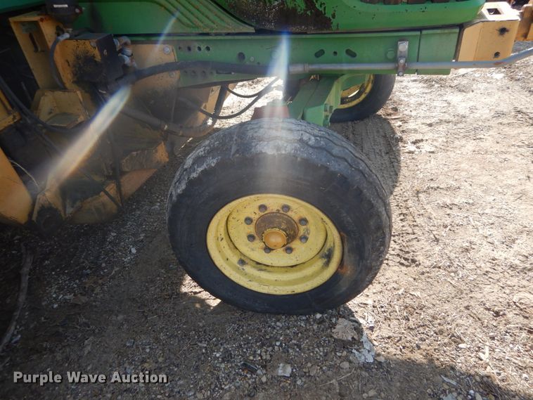 image for item HV9585 2004 John Deere 6615  tractor