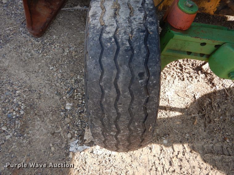 image for item HV9585 2004 John Deere 6615  tractor