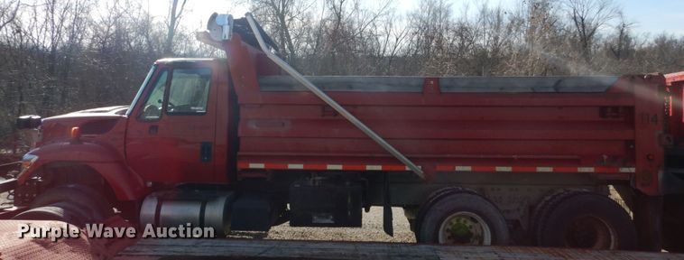 image for item HV9586 2008 International 7400  dump truck