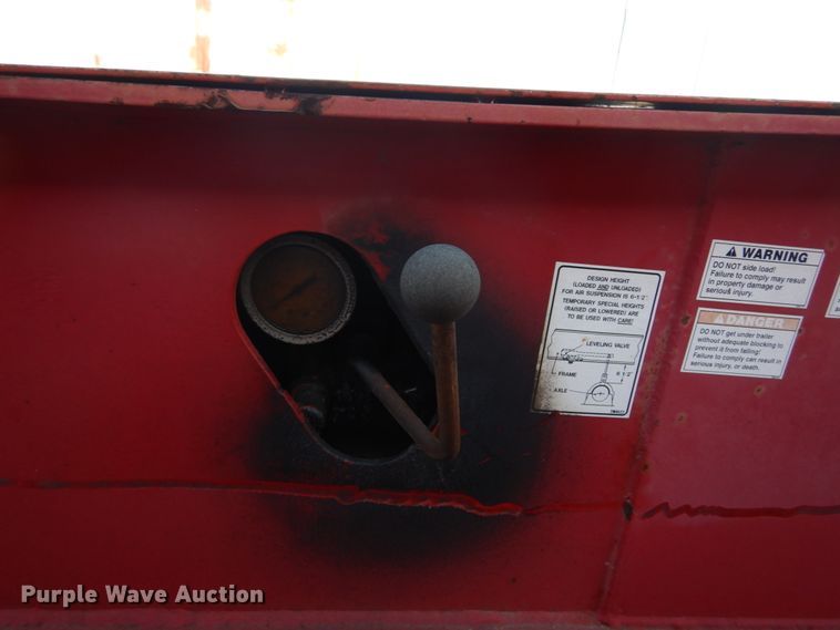 image for item HV9587 2000 Talbert TDW-35SA-HRG-1-T1  lowboy equipment trailer