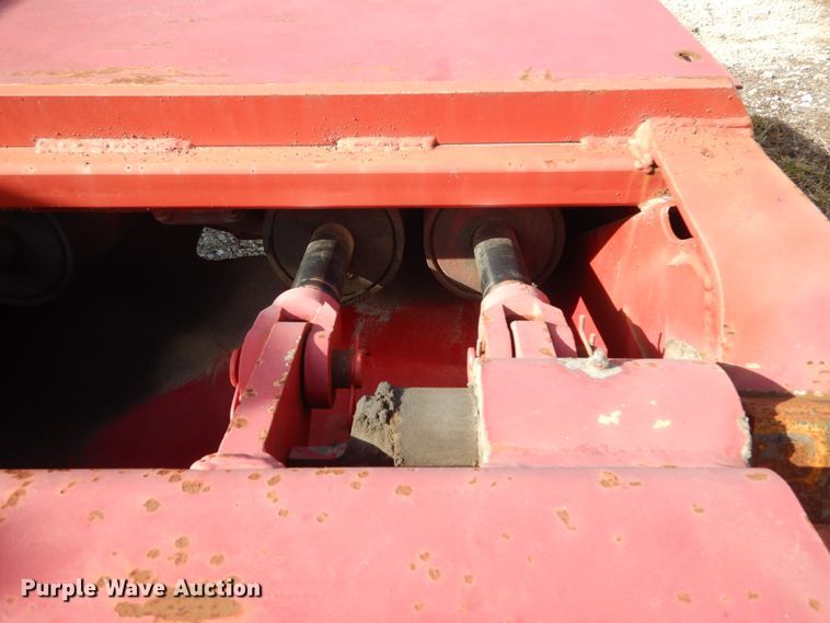 image for item HV9587 2000 Talbert TDW-35SA-HRG-1-T1  lowboy equipment trailer