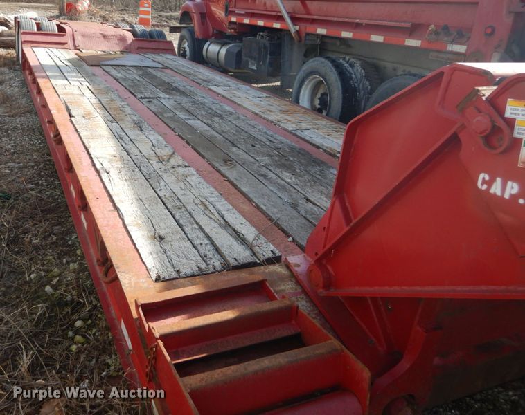 image for item HV9587 2000 Talbert TDW-35SA-HRG-1-T1  lowboy equipment trailer