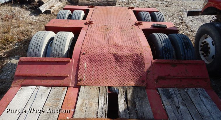 image for item HV9587 2000 Talbert TDW-35SA-HRG-1-T1  lowboy equipment trailer