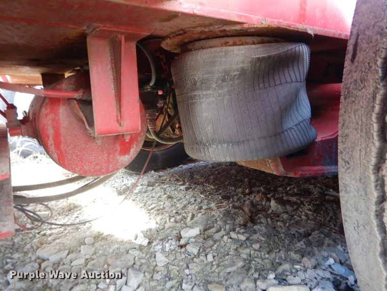 image for item HV9587 2000 Talbert TDW-35SA-HRG-1-T1  lowboy equipment trailer