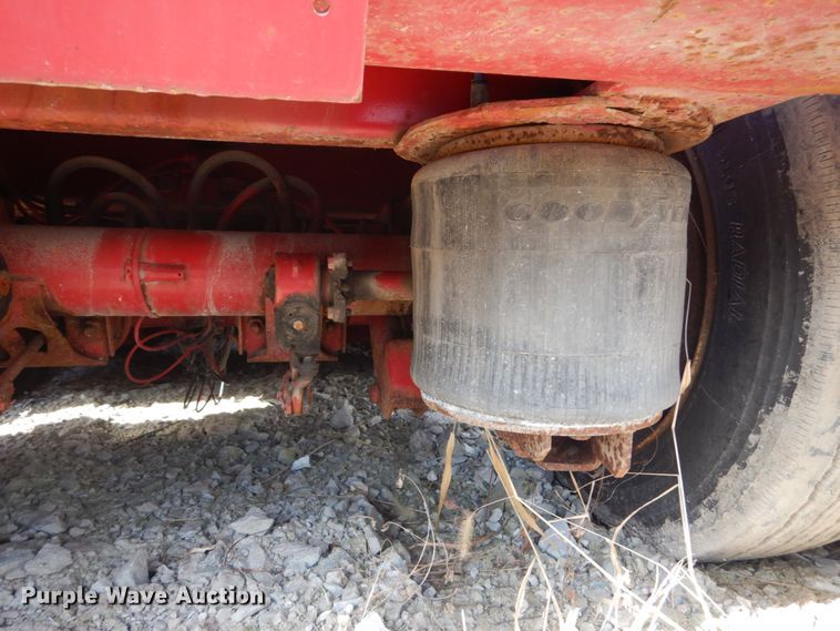 image for item HV9587 2000 Talbert TDW-35SA-HRG-1-T1  lowboy equipment trailer