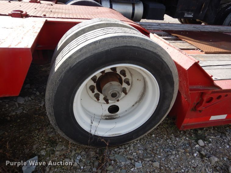 image for item HV9587 2000 Talbert TDW-35SA-HRG-1-T1  lowboy equipment trailer