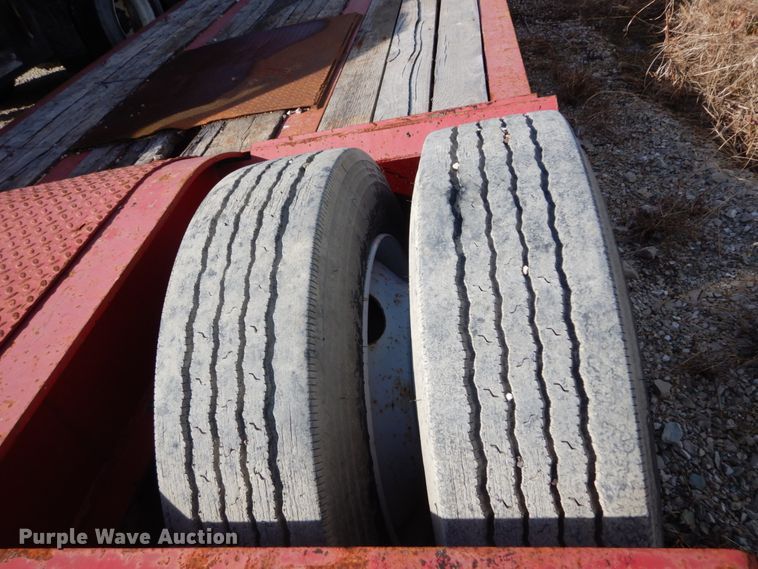 image for item HV9587 2000 Talbert TDW-35SA-HRG-1-T1  lowboy equipment trailer