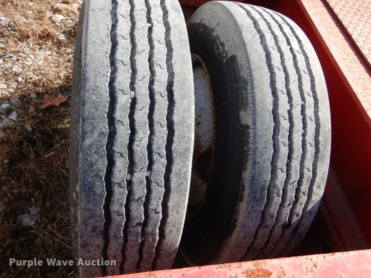 image for item HV9587 2000 Talbert TDW-35SA-HRG-1-T1  lowboy equipment trailer