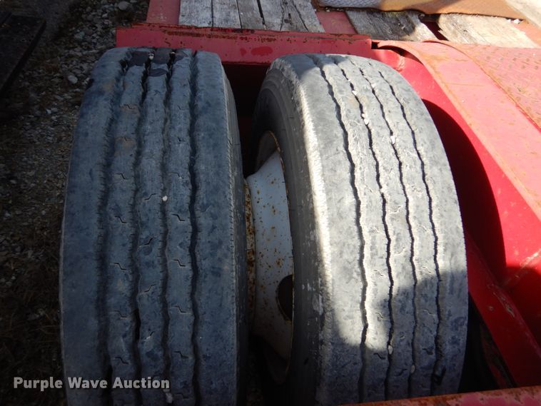 image for item HV9587 2000 Talbert TDW-35SA-HRG-1-T1  lowboy equipment trailer