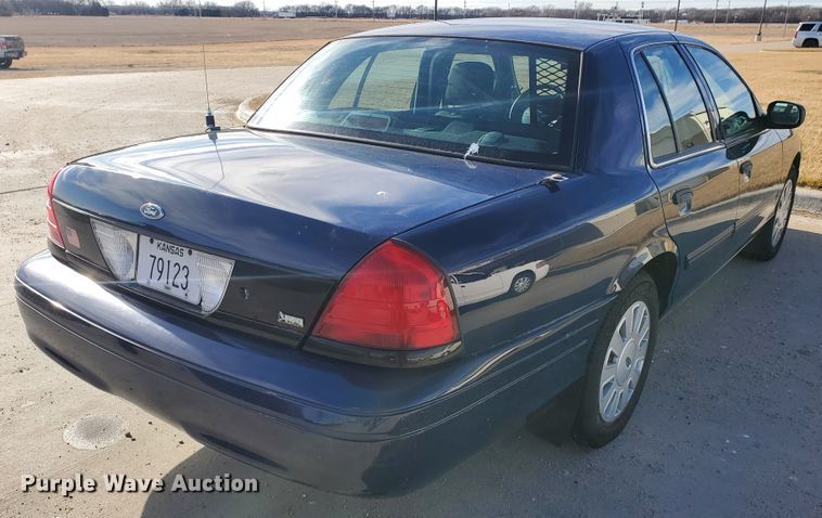 image for item HW9598 2010 Ford Crown Victoria Police Interceptor