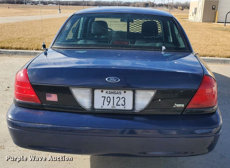 image for item HW9598 2010 Ford Crown Victoria Police Interceptor