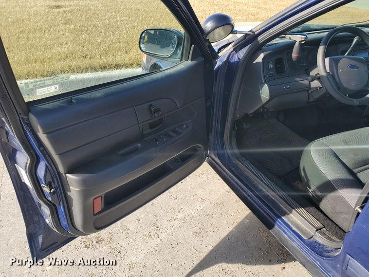 image for item HW9598 2010 Ford Crown Victoria Police Interceptor