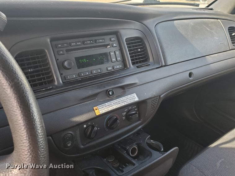 image for item HW9598 2010 Ford Crown Victoria Police Interceptor