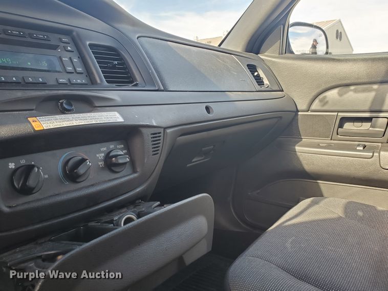 image for item HW9598 2010 Ford Crown Victoria Police Interceptor