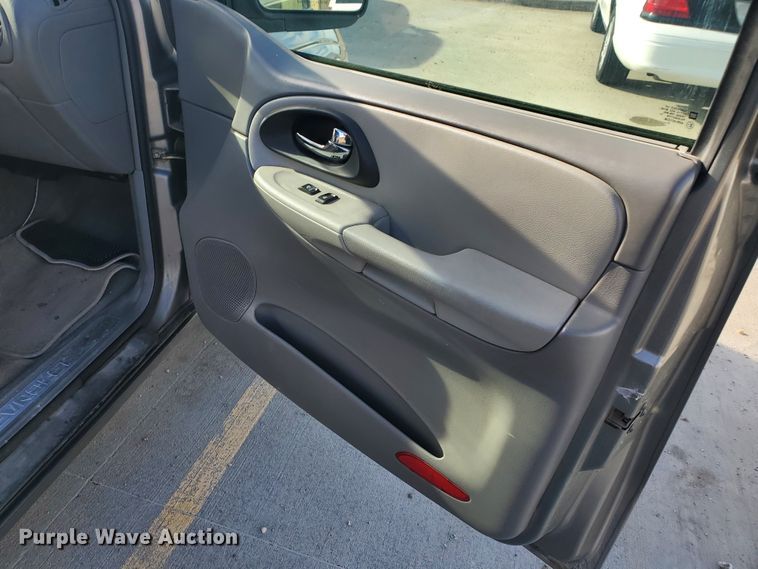 image for item HW9599 2005 Chevrolet TrailBlazer SUV