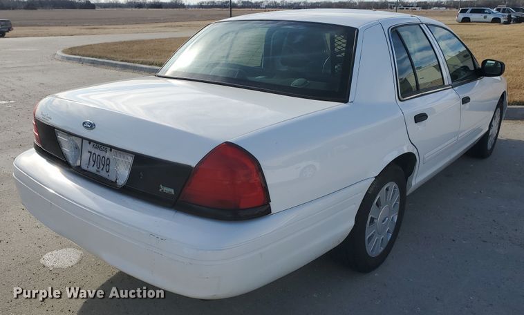 image for item HW9600 2011 Ford Crown Victoria Police Interceptor