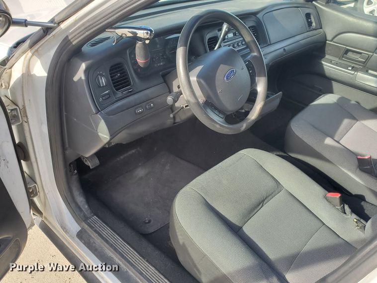 image for item HW9600 2011 Ford Crown Victoria Police Interceptor