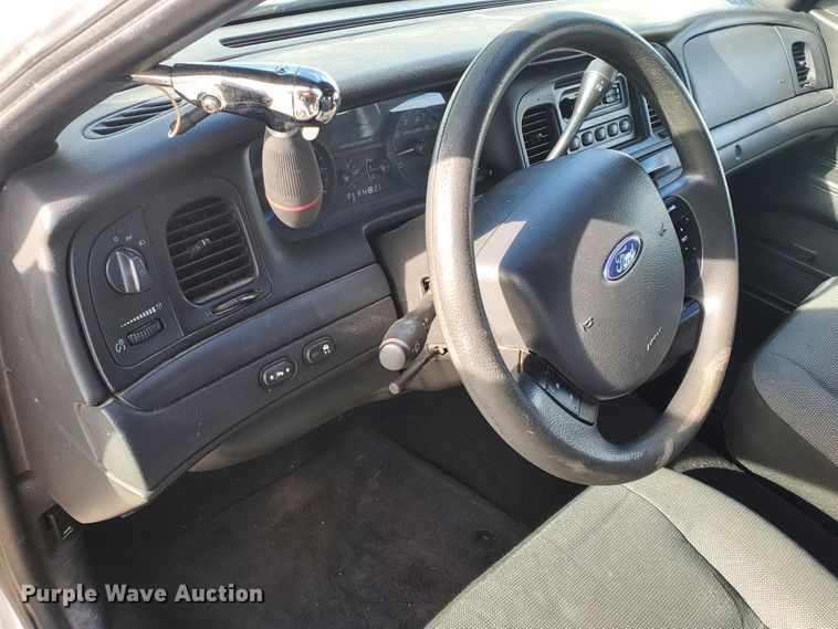 image for item HW9600 2011 Ford Crown Victoria Police Interceptor