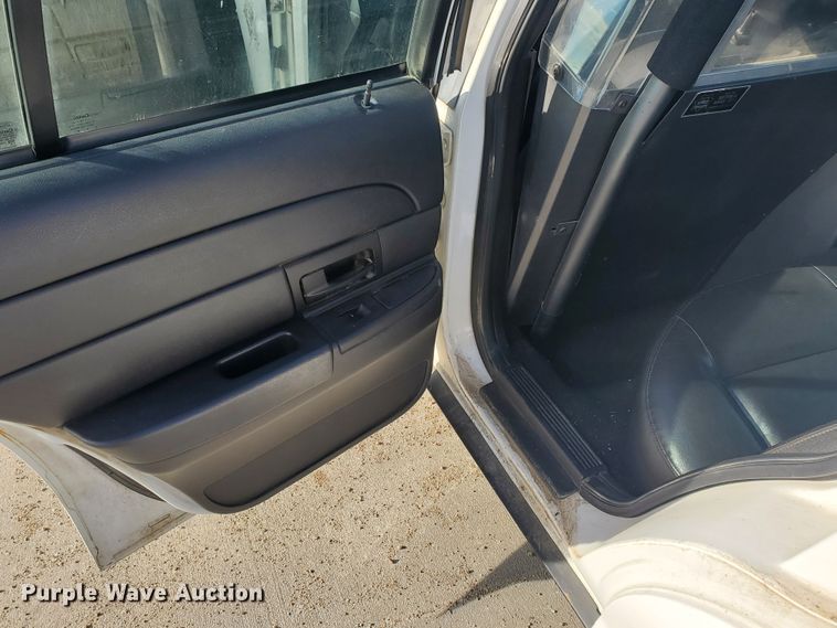 image for item HW9600 2011 Ford Crown Victoria Police Interceptor