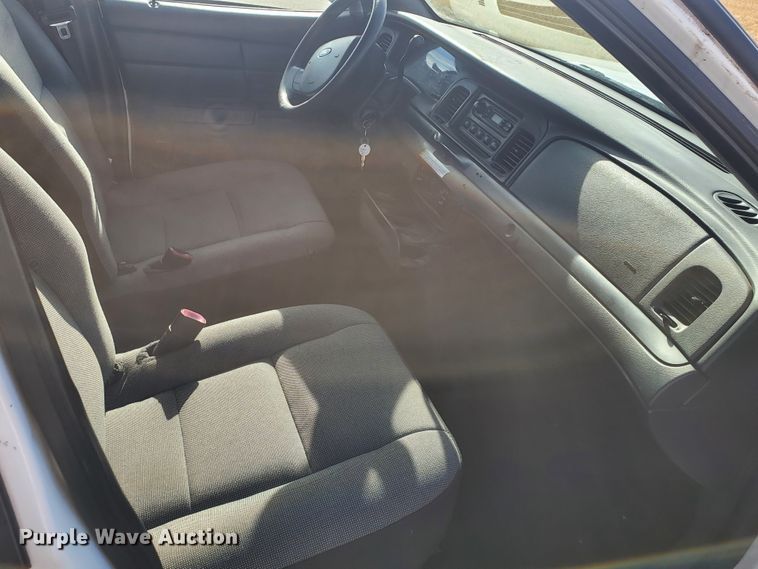 image for item HW9600 2011 Ford Crown Victoria Police Interceptor