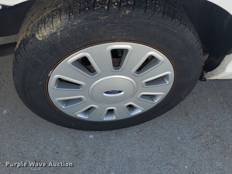 image for item HW9600 2011 Ford Crown Victoria Police Interceptor