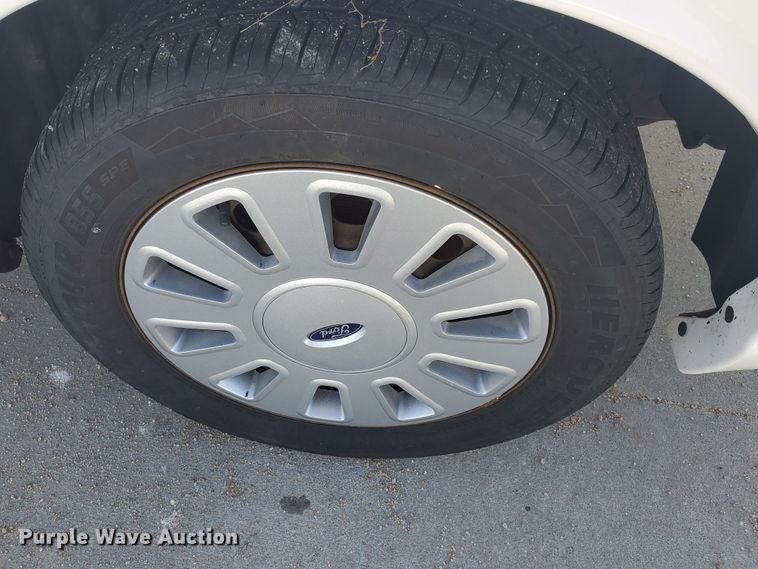 image for item HW9600 2011 Ford Crown Victoria Police Interceptor