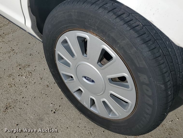 image for item HW9600 2011 Ford Crown Victoria Police Interceptor