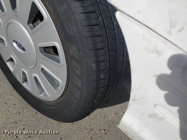 image for item HW9600 2011 Ford Crown Victoria Police Interceptor