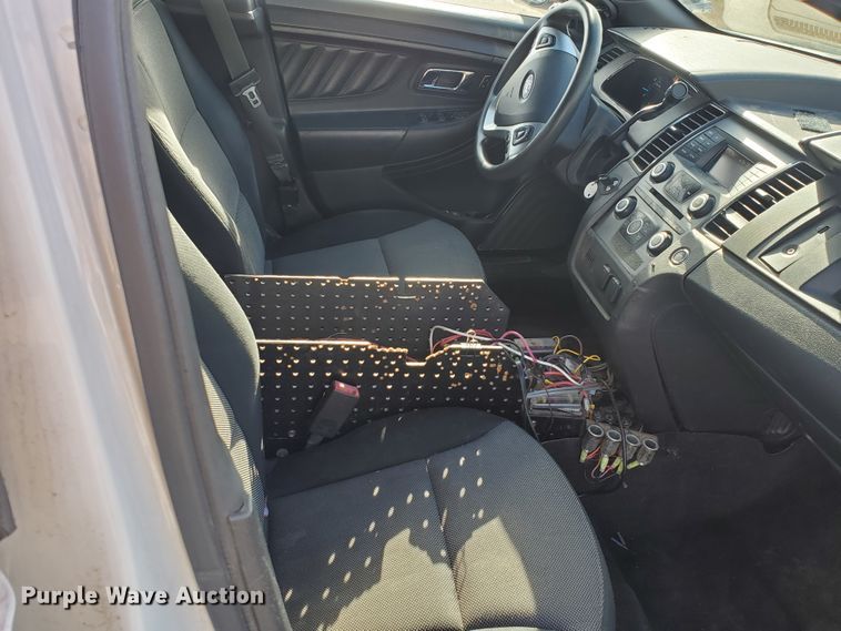 image for item HW9601 2013 Ford Taurus Police Interceptor