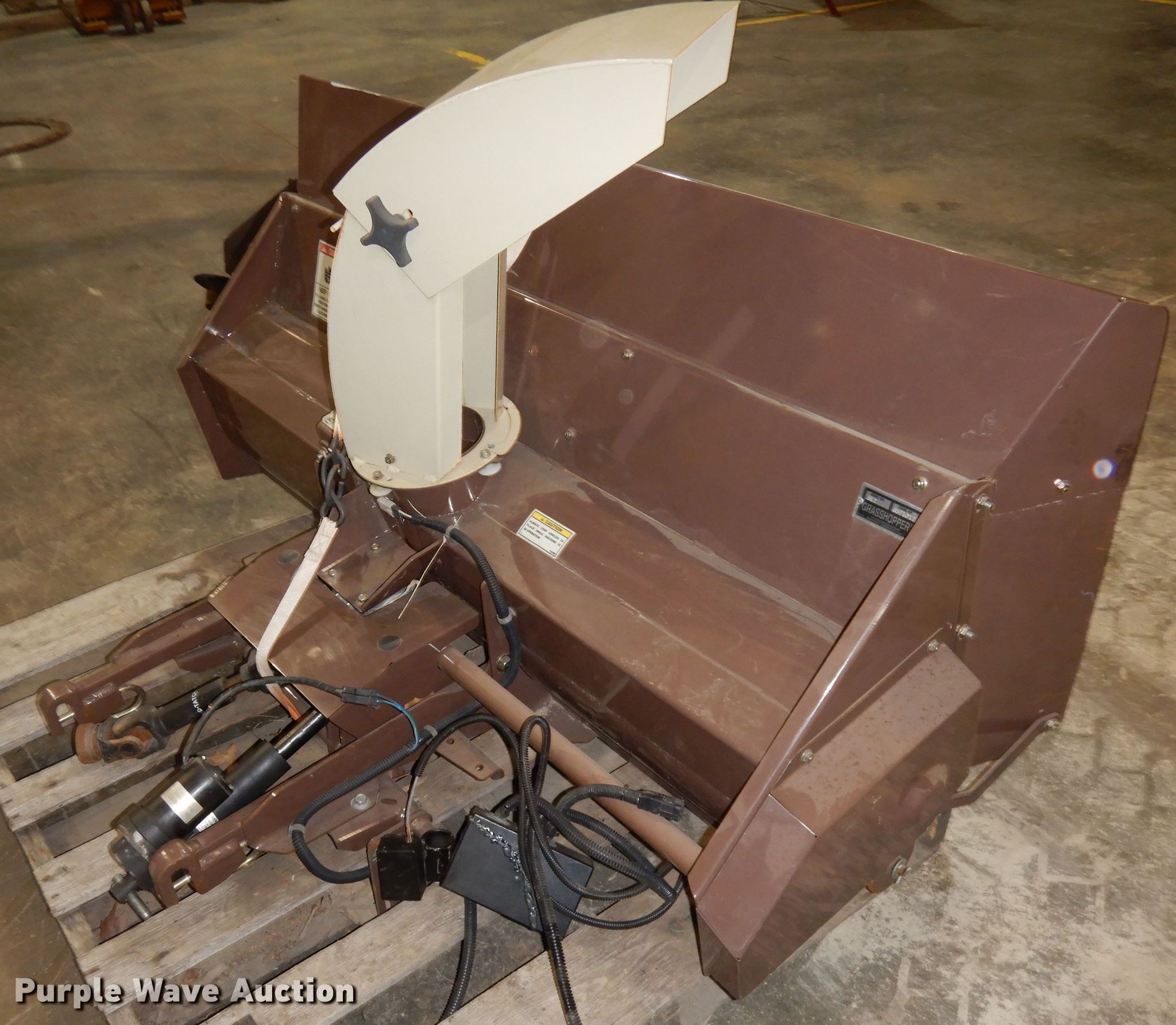 512 snow blower in Manhattan, KS Item HE9450 sold