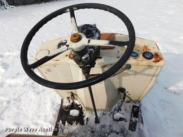 image for item GQ9924 Cushman truckster