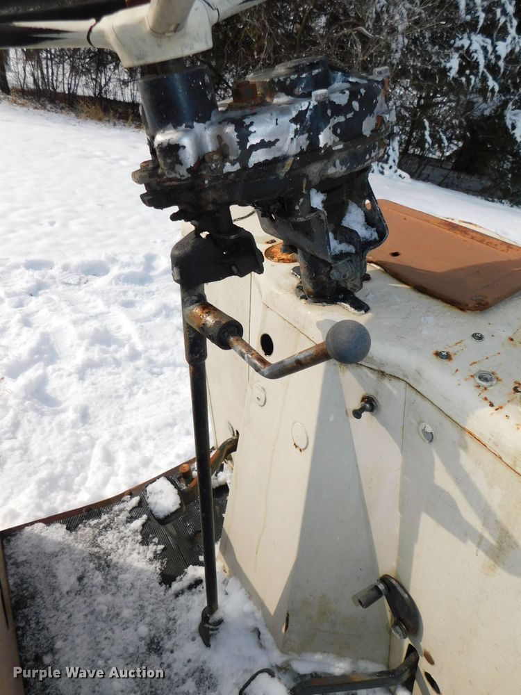 image for item GQ9924 Cushman truckster