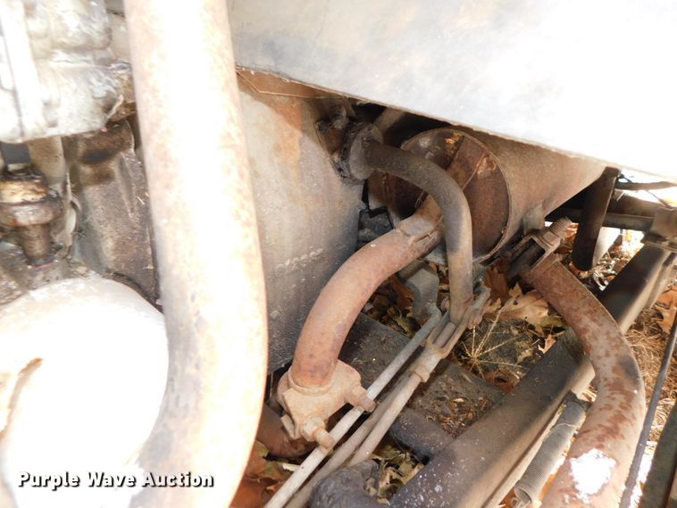 image for item GQ9924 Cushman truckster