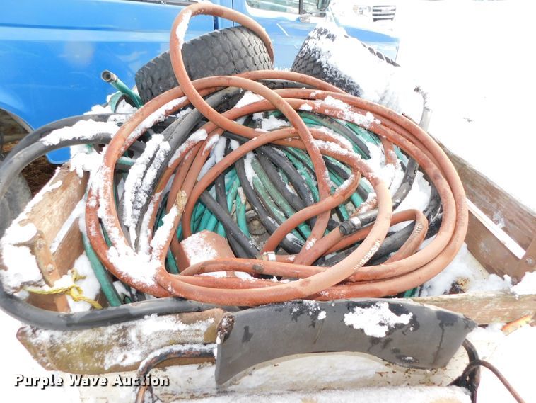 image for item GQ9924 Cushman truckster